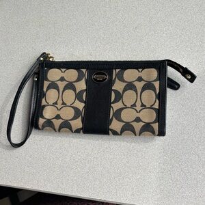 Coach Signature Black and Tan Wristlet
